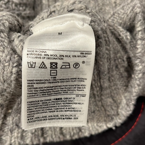 Banana Republic Heritage Sweater - Picture 7 of 13